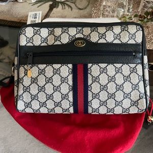 🔥🔥🔥SOLD🔥🔥🔥 Gucci Sherry Line Crossbody